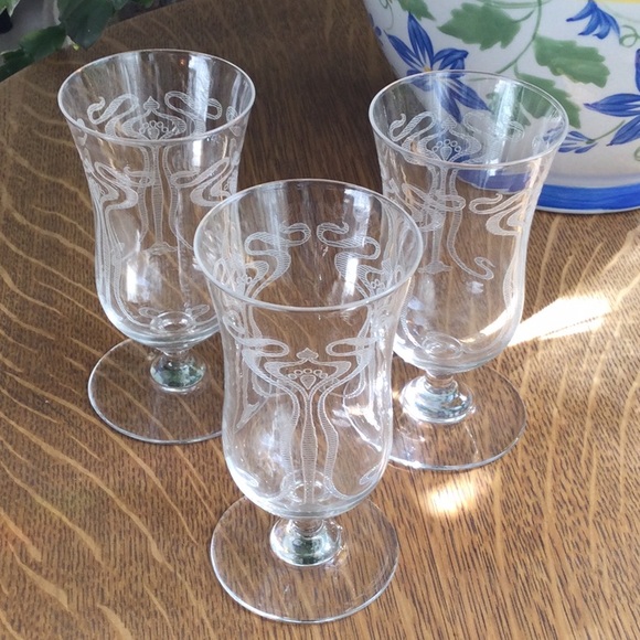 🌿3 Lovely Vintage Cordial Glasses🌿 - Picture 2 of 5